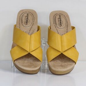 Easy Street Women's Easy Works Ragan Yellow Slip Resistant Round Toe Sandals